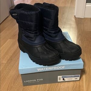 London Fog Black and Navy Winter Boots